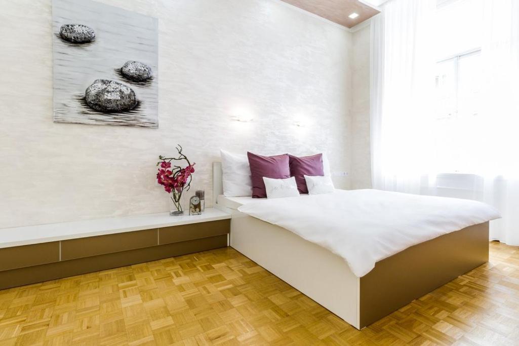 Stylish Apartment 5 Minutes Walk From City Center Prague Extérieur photo