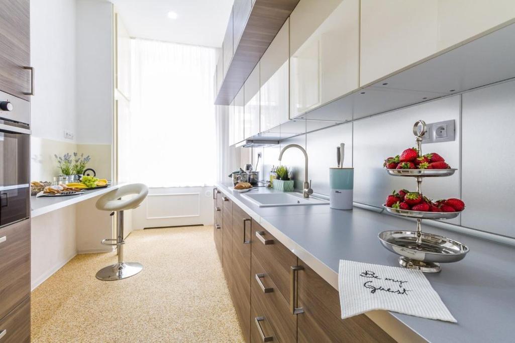 Stylish Apartment 5 Minutes Walk From City Center Prague Extérieur photo